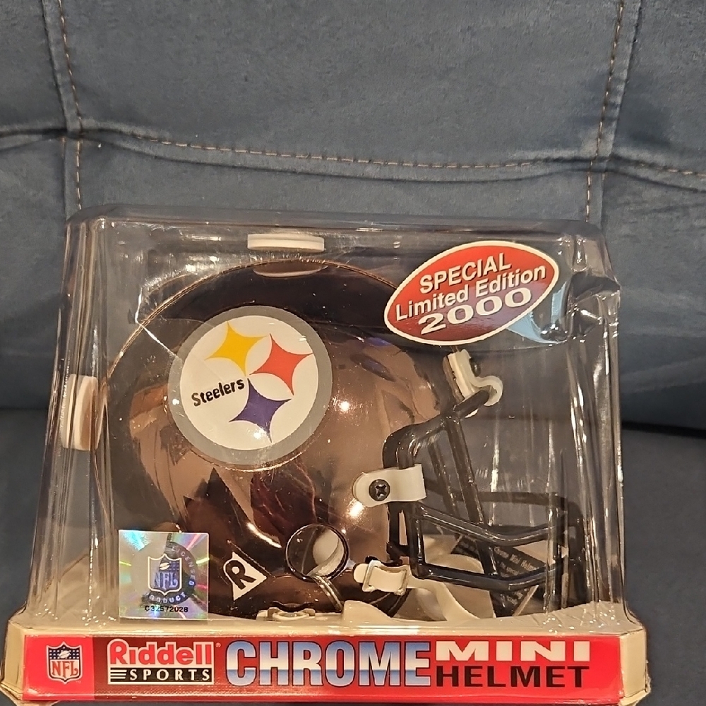 Riddell Chrome Mini Helmet - Limited Edition Steelers